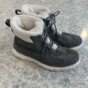 Sorel Women’s Grey Fleece Boots
